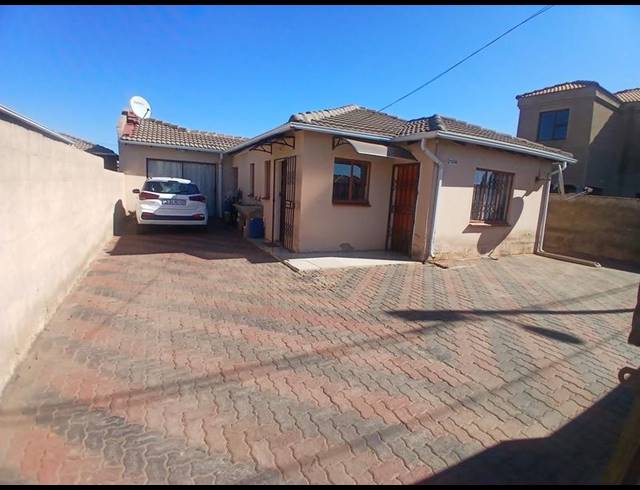 3 BEDROOM HOUSE FOR SALE IN PROTEA GLEN